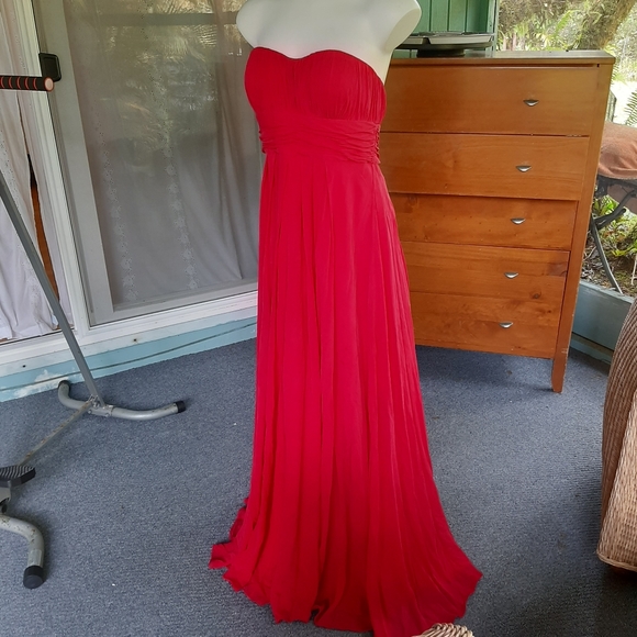 Aidan Mattox Red gown size 8 preowned - Picture 12 of 14